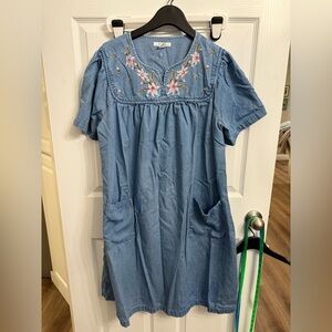 Vintage Chambray Embroidered House Dress Prairie Cottagecore L Boho denim